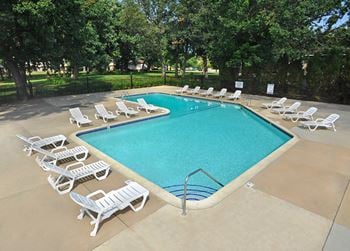 Seasonal swimming pool